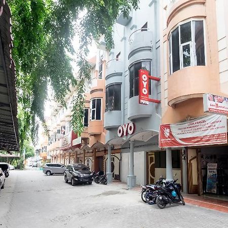 Oyo 835 Metropolitan Home Stay Medan Buitenkant foto