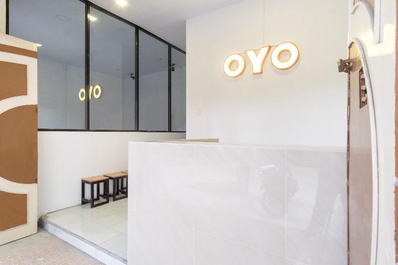 Oyo 835 Metropolitan Home Stay Medan Buitenkant foto
