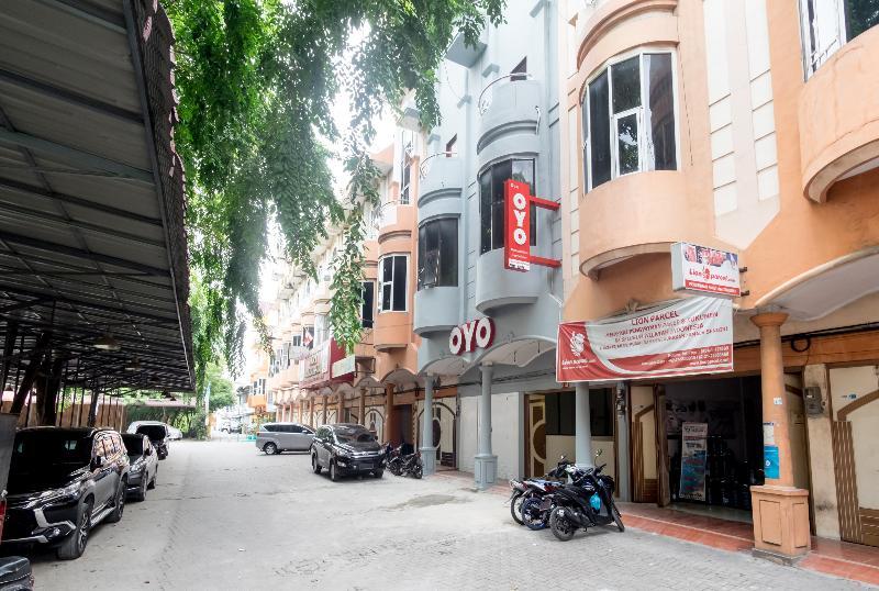 Oyo 835 Metropolitan Home Stay Medan Buitenkant foto