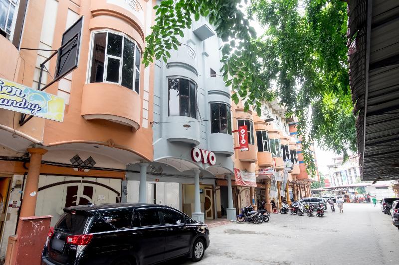 Oyo 835 Metropolitan Home Stay Medan Buitenkant foto