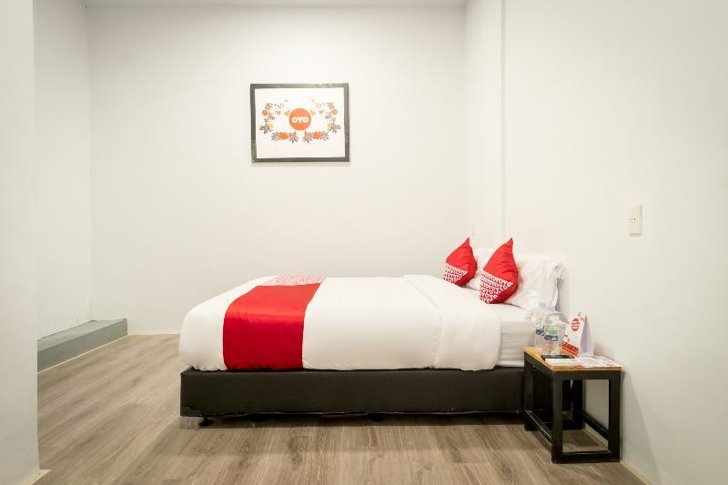 Oyo 835 Metropolitan Home Stay Medan Buitenkant foto