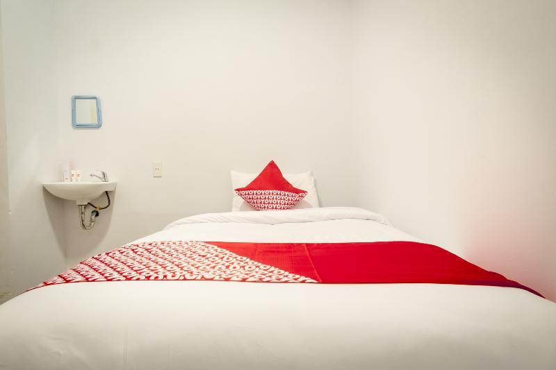 Oyo 835 Metropolitan Home Stay Medan Buitenkant foto