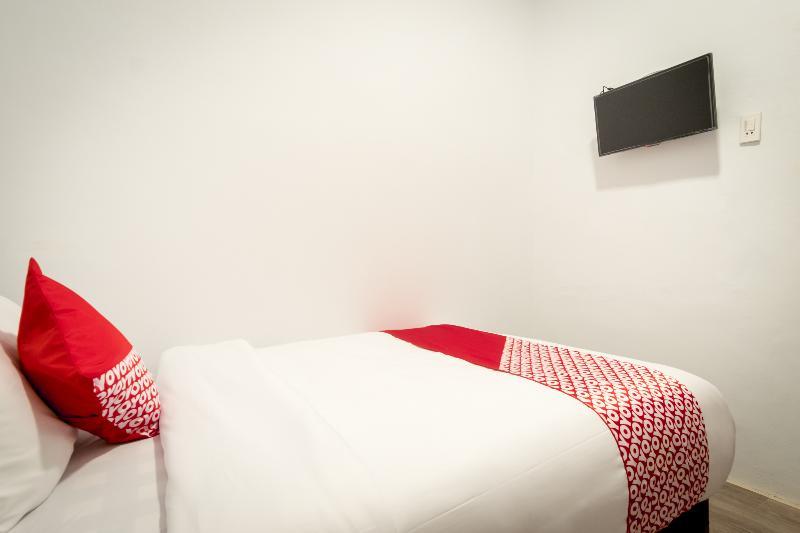 Oyo 835 Metropolitan Home Stay Medan Buitenkant foto