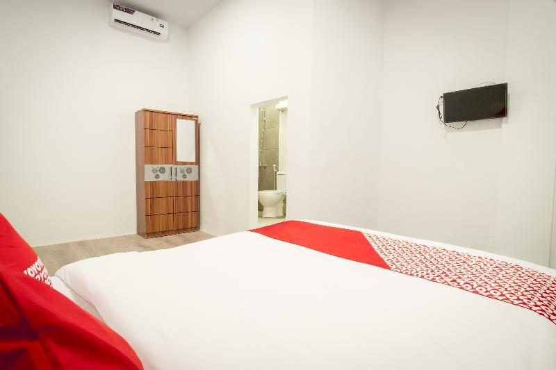 Oyo 835 Metropolitan Home Stay Medan Buitenkant foto
