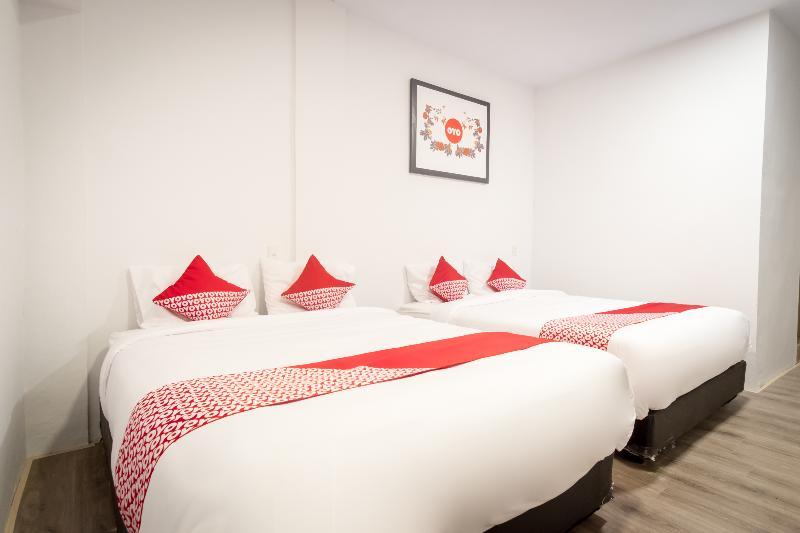 Oyo 835 Metropolitan Home Stay Medan Buitenkant foto